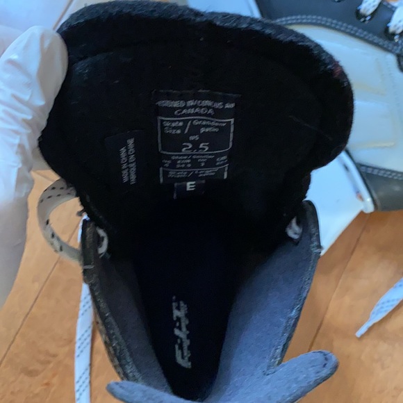 Reebok Kids Boys Ice Skates Sz 2.5 - Picture 9 of 11